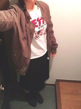 「WORLD WIDE LOVE!（ワールドワイドラブ）のアイテム（Tシャツ/カットソー、ホワイト系）」を使った、haruさん（レディース・167cm）の冬コーディネート