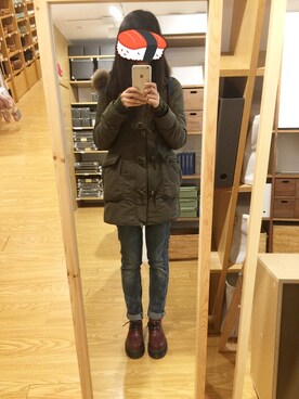 「SLY（スライ）のアイテム（ミリタリージャケット、グリーン系）」を使った、闵大雯さんの冬コーディネート