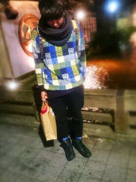 「BITTOKOのアイテム（Cardigans、ブルー系）」を使った、ざっきーーーーーさん（メンズ・171cm）の冬コーディネート