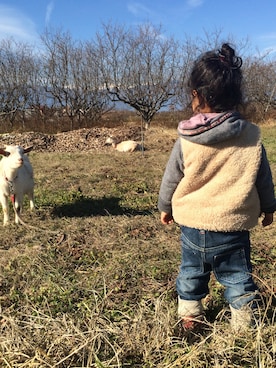 「お団子ヘアー」｜「アイテム（パーカー、グレー系）」を使った、amnさん（キッズ・80cm）の冬コーディネート