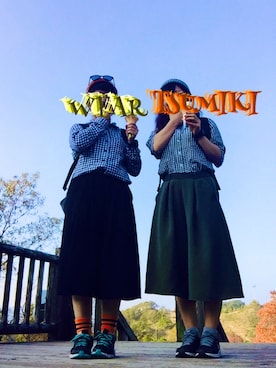 「UNIQLO（ユニクロ）のMEN フランネルチェックシャツ（ボタンダウンカラー・長袖）B（シャツ/ブラウス、グレー系）」を使った、つみき。さん（レディース）の秋コーディネート