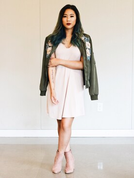 「USA」｜「アイテム（ノーカラージャケット）」を使った、Chantal Wongさん（レディース・168cm）の秋コーディネート