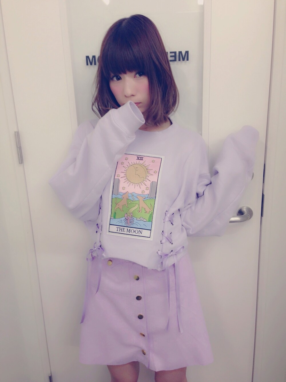 【詳細】山内あいな  Silent Siren コラボワンピース 魚住誠一が激写！ 人気ガールズバンド「SILENT SIREN」の