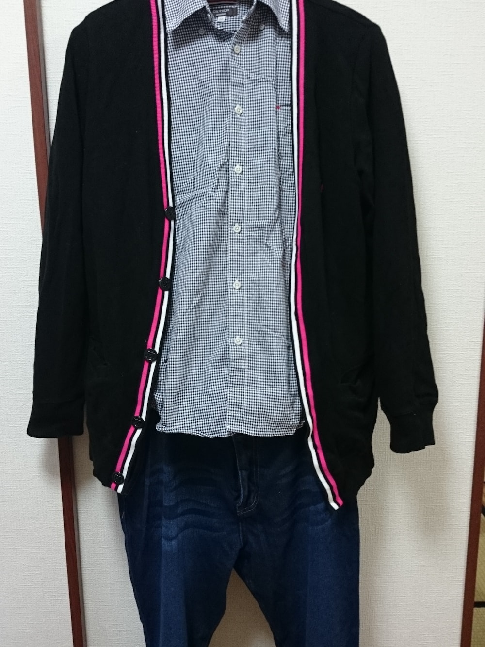 「プチプラ、カーディガン、ORIHIKA」｜「ORIHICAのアイテム（シャツ/ブラウス、ブルー系）」を使った、べにちゅりかさん（メンズ・172cm）の秋コーディネートの1枚目の写真