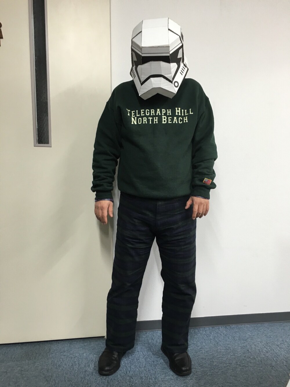 「スターウォーズ」｜「THE DAYのアイテム（スウェット、グリーン系）」を使った、かまどうまさん（メンズ・157cm）の冬コーディネートの1枚目の写真