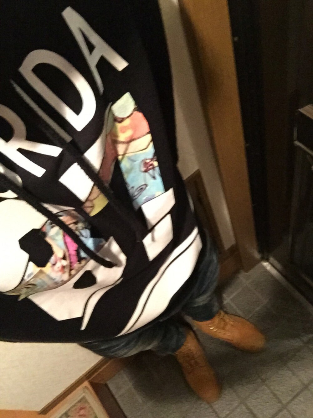 「パーカー、Timberland、Nudie jeans」｜「忘れた笑のアイテム（パーカー、ブラック系）」を使った、きょーんさん（メンズ・168cm）の冬コーディネートの1枚目の写真