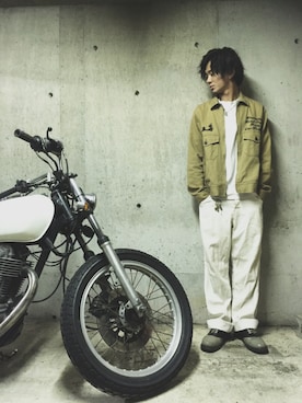 「WEIRDO（ウィアード）のアイテム（カバーオール、ベージュ系）」を使った、あおいさん（メンズ）の秋コーディネート