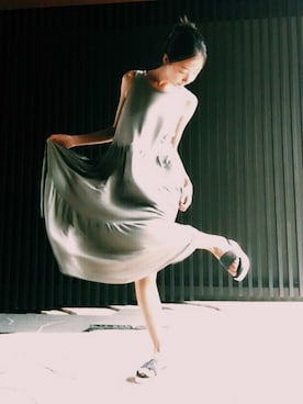 「カーキ色」｜「アイテム（ブラック系）」を使った、MIRIさん（レディース・160cm）の夏コーディネート