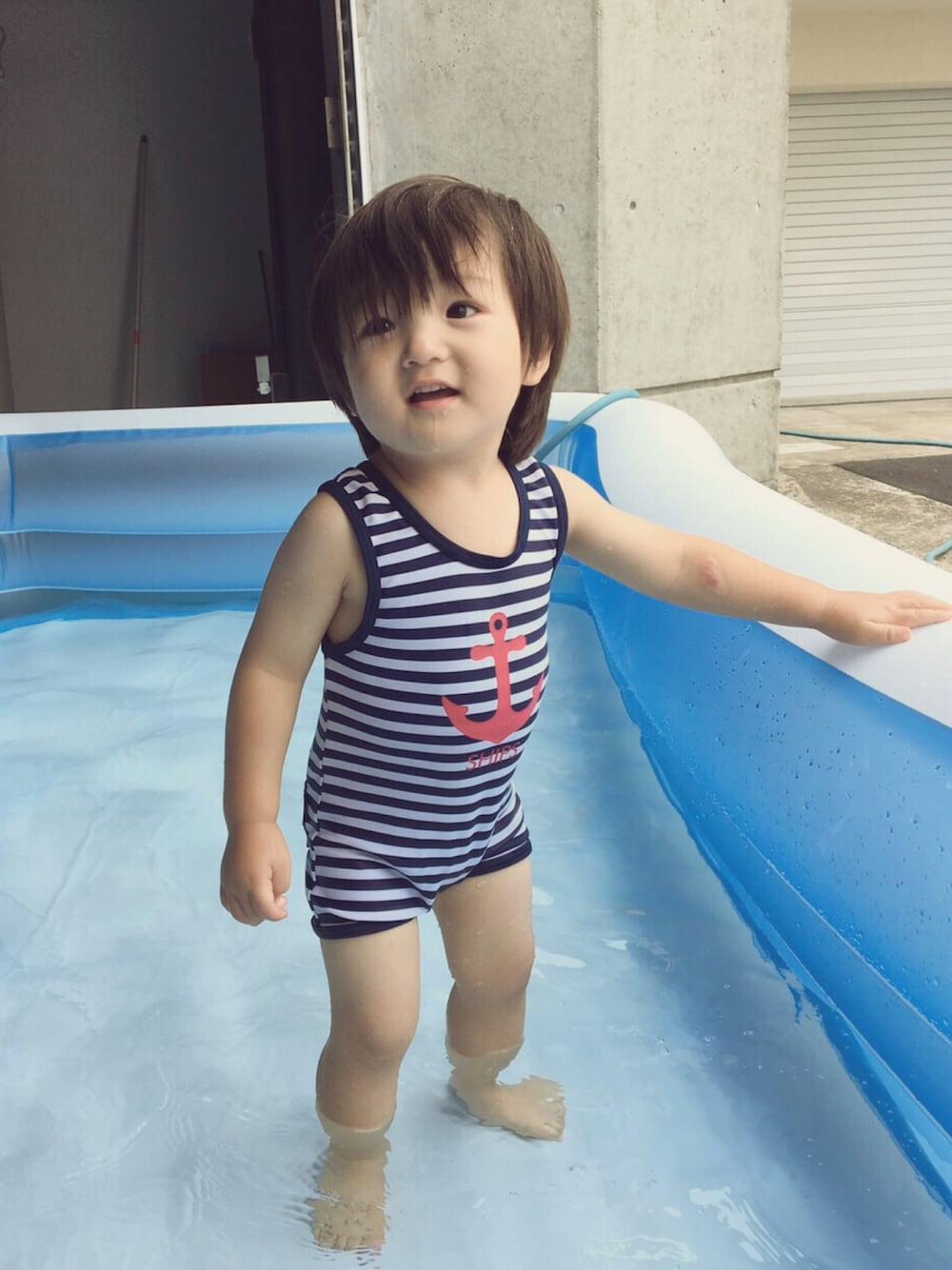 「キッズコーデ、summer、水着、シンプル、男の子コーデ、シップス」｜「SHIPS KIDSのSHIPS KIDS:ボーダー ベビー グレコ（水着、ブルー系）」を使った、EMAさん（キッズ・80cm）の夏コーディネートの1枚目の写真