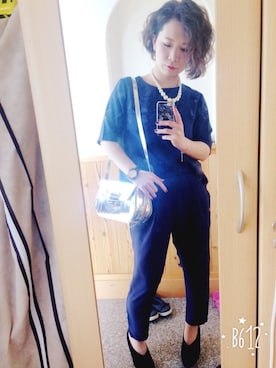 「アイテム（つなぎ/オールインワン）」を使った、KENJE 中村 真穂さん（レディース・157cm）の春コーディネート