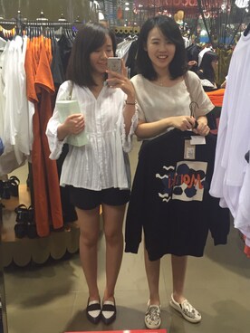 「MONKI（モンキ）のアイテム（パーカー）」を使った、Emiさん（レディース・157cm）の秋コーディネート