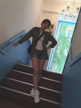 「韓国旅行」｜「アイテム（Tシャツ/カットソー）」を使った、ながいゆーうさん（レディース・158cm）の春コーディネート