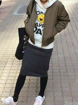 「FOREVER 21（フォーエバー トゥエンティーワン）のアイテム（スカート、グレー系）」を使った、keitanさん（レディース・147cm）の春コーディネート