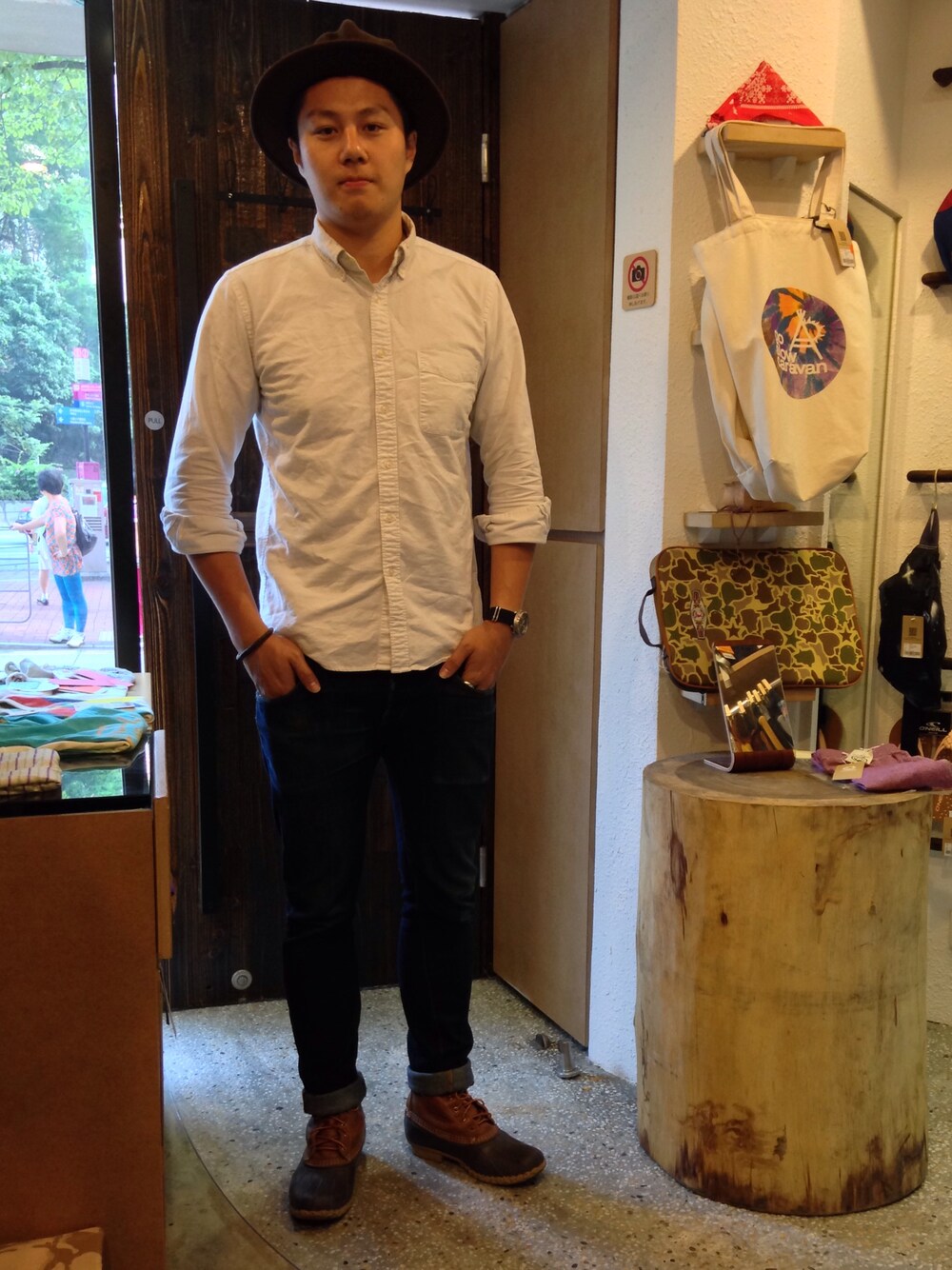 「JOURNAL STANDARD relumeのフェルトマウンテンハット（ハット、ブラウン系）」を使った、Jimさん（メンズ・184cm）の秋コーディネートの1枚目の写真