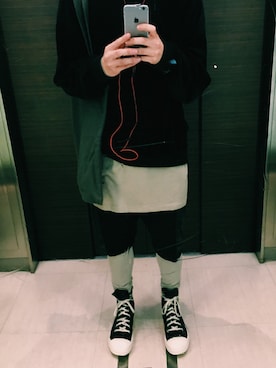 「ADYN（エーディーワイエヌ）のアイテム（Tシャツ/カットソー）」を使った、りょうすけさん（メンズ・173cm）の冬コーディネート