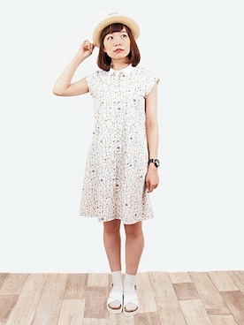 「サンダルに靴下」｜FREDY&GLOSTERさん（レディース・162cm）の冬コーディネート