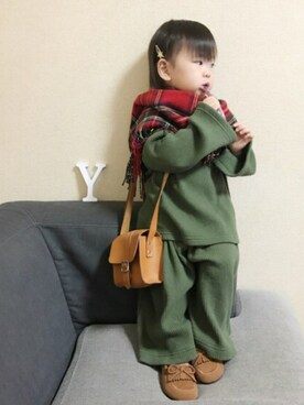 「リブニット」｜「アイテム（モカシン/デッキシューズ）」を使った、A KEYさん（キッズ・90cm）の秋コーディネート