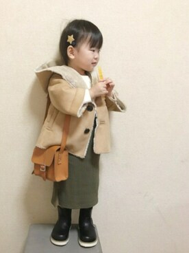 「petit main（プティマイン）のアイテム（ムートンコート）」を使った、A KEYさん（キッズ・90cm）の冬コーディネート