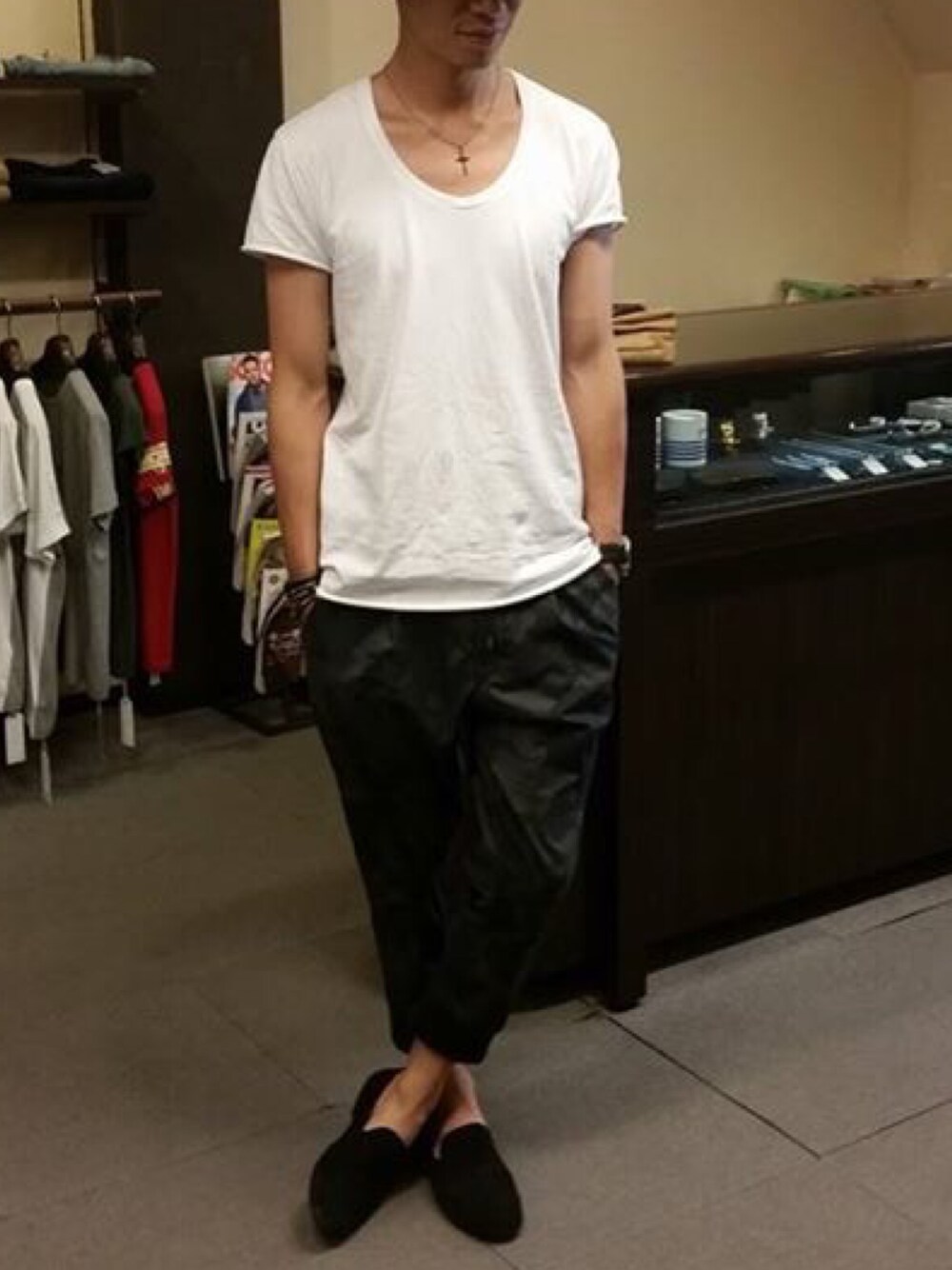 「junhashimotoのアイテム（その他パンツ、ブルー系）」を使った、mitoさん（メンズ・176cm）の夏コーディネートの1枚目の写真