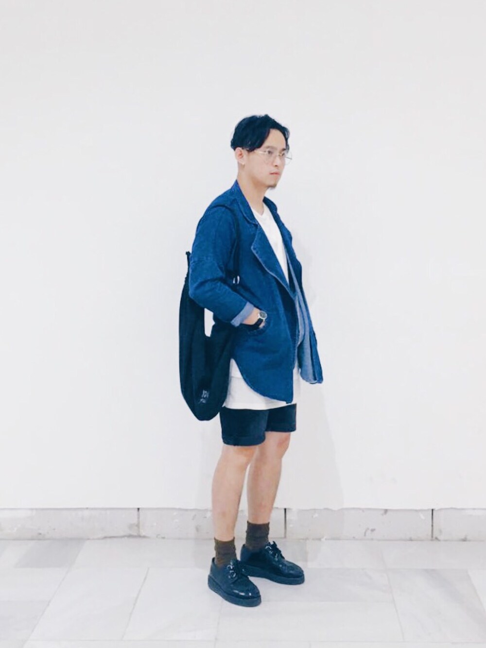 「ootd、wiwt、UNDERGROUND、TOPMAN、seed、UNIQLO、CASIO、thesupportivewivesclub、vintage、mediumrarestore」｜「VINTAGEのアイテム（デニムジャケット、ブルー系）」を使った、AaronYeoさん（メンズ・168cm）の春コーディネートの1枚目の写真