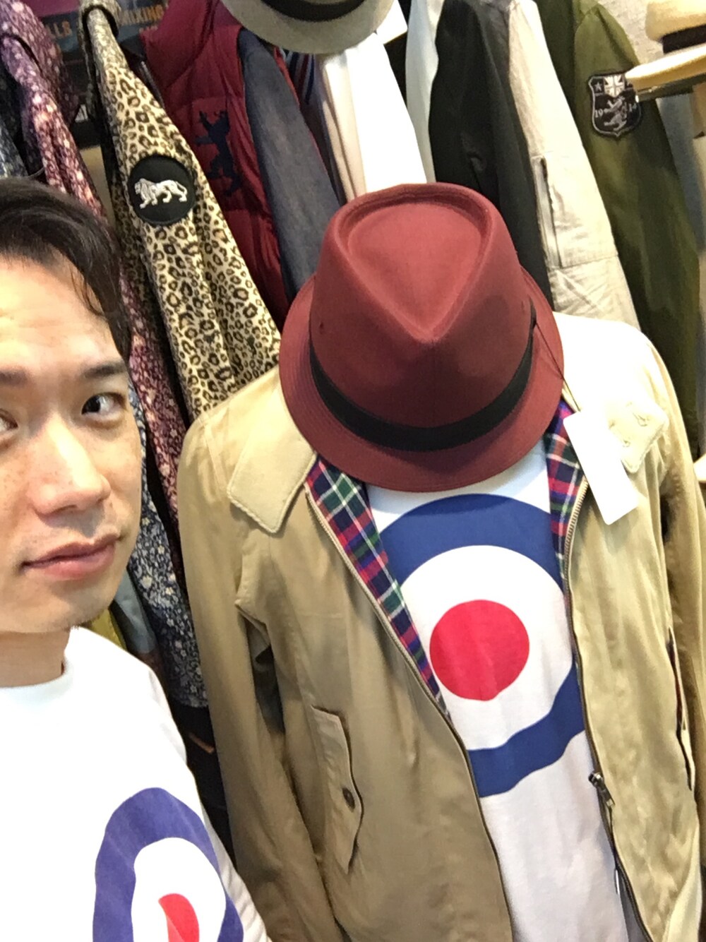 「ストリート、オトナカジュアル、オリジナルJOHN、NEVERTRUST、G-9」｜「NEVER TRUSTのネバートラスト　ハイチロールHAT Last one（ハット、レッド系）」を使った、Hiroha Kenichiさん（メンズ・174cm）の夏コーディネートの1枚目の写真
