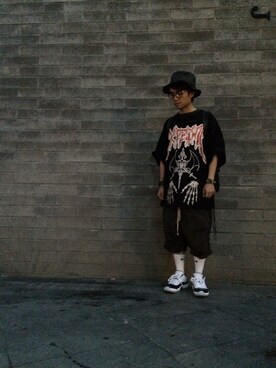 「Kokon To Zai（ココントウザイ）のアイテム（Tシャツ/カットソー、ブラック系）」を使った、Alan Cさん（メンズ）の夏コーディネート