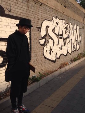 「JOHN GALLIANO（ジョンガリアーノ）のアイテム（スウェット、ブラック系）」を使った、Alan Cさん（メンズ）の夏コーディネート