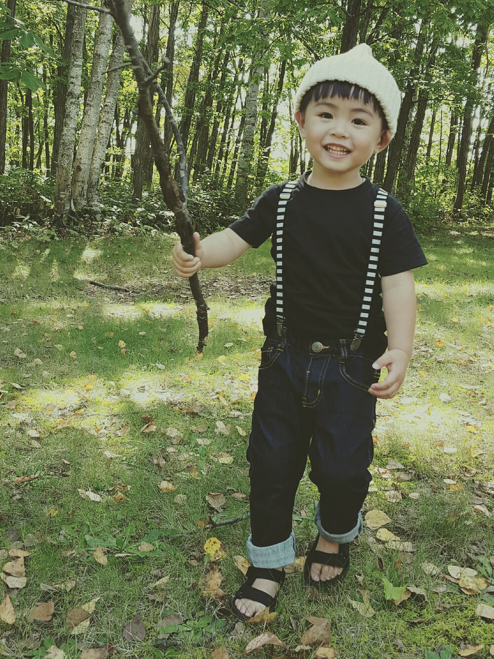 「自然、ニット帽、サスペンダー、3歳、男の子」｜「自然～❤のアイテム（その他、ホワイト系）」を使った、K☆Cさん（キッズ・100cm）の秋コーディネートの1枚目の写真