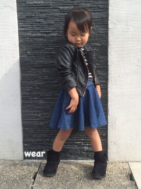 「H&M（エイチ・アンド・エム）のアイテム（ライダースジャケット、ブラック系）」を使った、HITSUさん（キッズ・100cm）の秋コーディネート