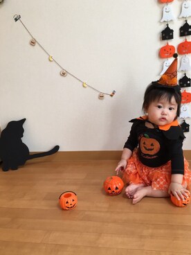「アイテム（マフラー、ブラック系）」を使った、toaさん（キッズ・70cm）の秋コーディネート