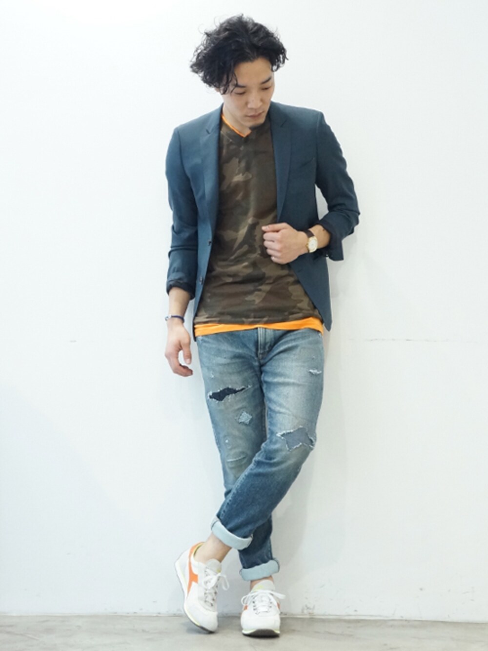 「テーラードジャケット、カモフラ、denim、junhashimoto 、EDWIN、diadora」｜「junhashimotoのEDWIN SLIM STRAIGHT（デニムパンツ、ブルー系）」を使った、bara_jhNAGOYAさん（メンズ・170cm）の春コーディネートの1枚目の写真