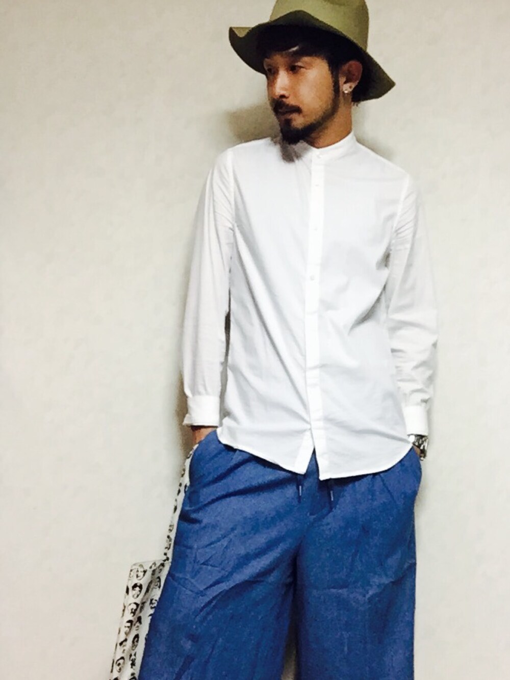 「RAGEBLUE、H&M、MONKEY TIME、ASOKO、ハット、シャツスタイル、ワイドパンツ、トートバッグ」｜「RAGEBLUEのTCツバヒロHAT/562370（ハット、ベージュ系）」を使った、Shinya Katsuki さん（メンズ・172cm）の夏コーディネートの1枚目の写真