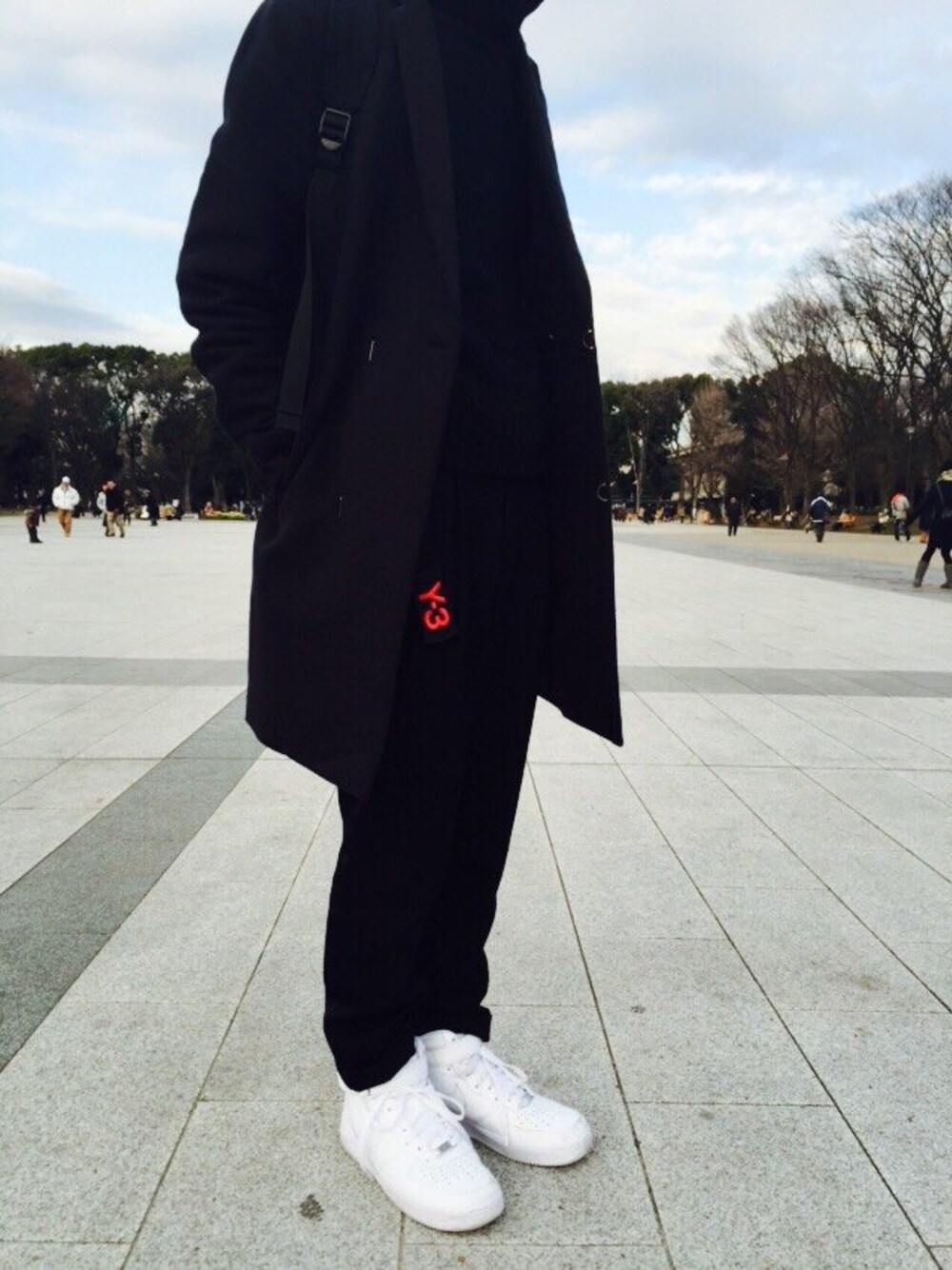 「BALENCIAGA、3.1 phillip lim、JOHN LAWRENCE SULLIVAN、Y-3、NIKE、commedesgarcons」｜「JOHN LAWRENCE SULLIVAN accessoryのWide Pants（スラックス、ブラック系）」を使った、すみた たかひろさん（メンズ・170cm）の冬コーディネートの1枚目の写真