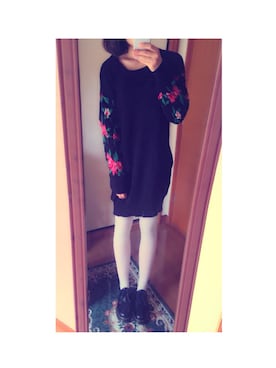 「ブラック×ホワイト」｜「アイテム（その他シューズ）」を使った、momoさん（レディース・156cm）の秋コーディネート