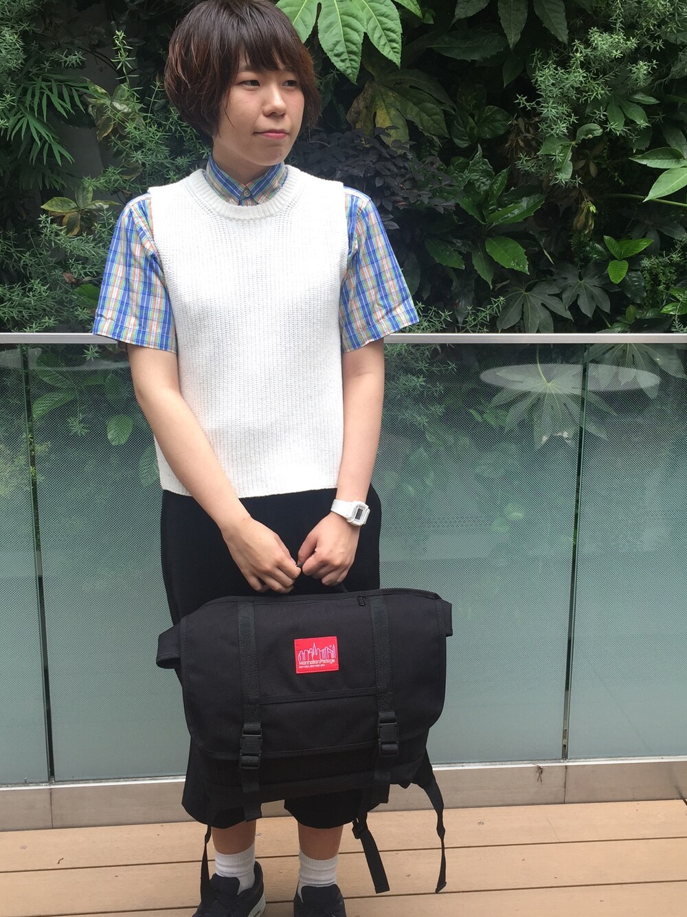 「Manhattan Portage、マンハッタンポーテージ、A.P.C.、NIKE、niko and ...、ootd、outfit、ベスト、ラルフローレン、チェックシャツ」｜「niko and...のリリヤーンベスト【niko and...】（ベスト、ホワイト系）」を使った、Ayaka Taniguchiさん（レディース・161cm）の夏コーディネートの1枚目の写真