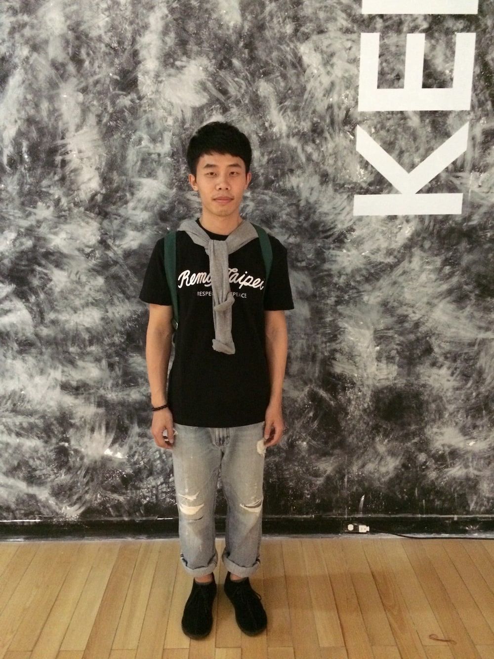 「WEARREMIX、Taiwan、TAIPEI、black、street」｜「REMIXのアイテム（Tシャツ/カットソー、ブラック系）」を使った、ShakexLilyさん（メンズ・170cm）の秋コーディネートの1枚目の写真