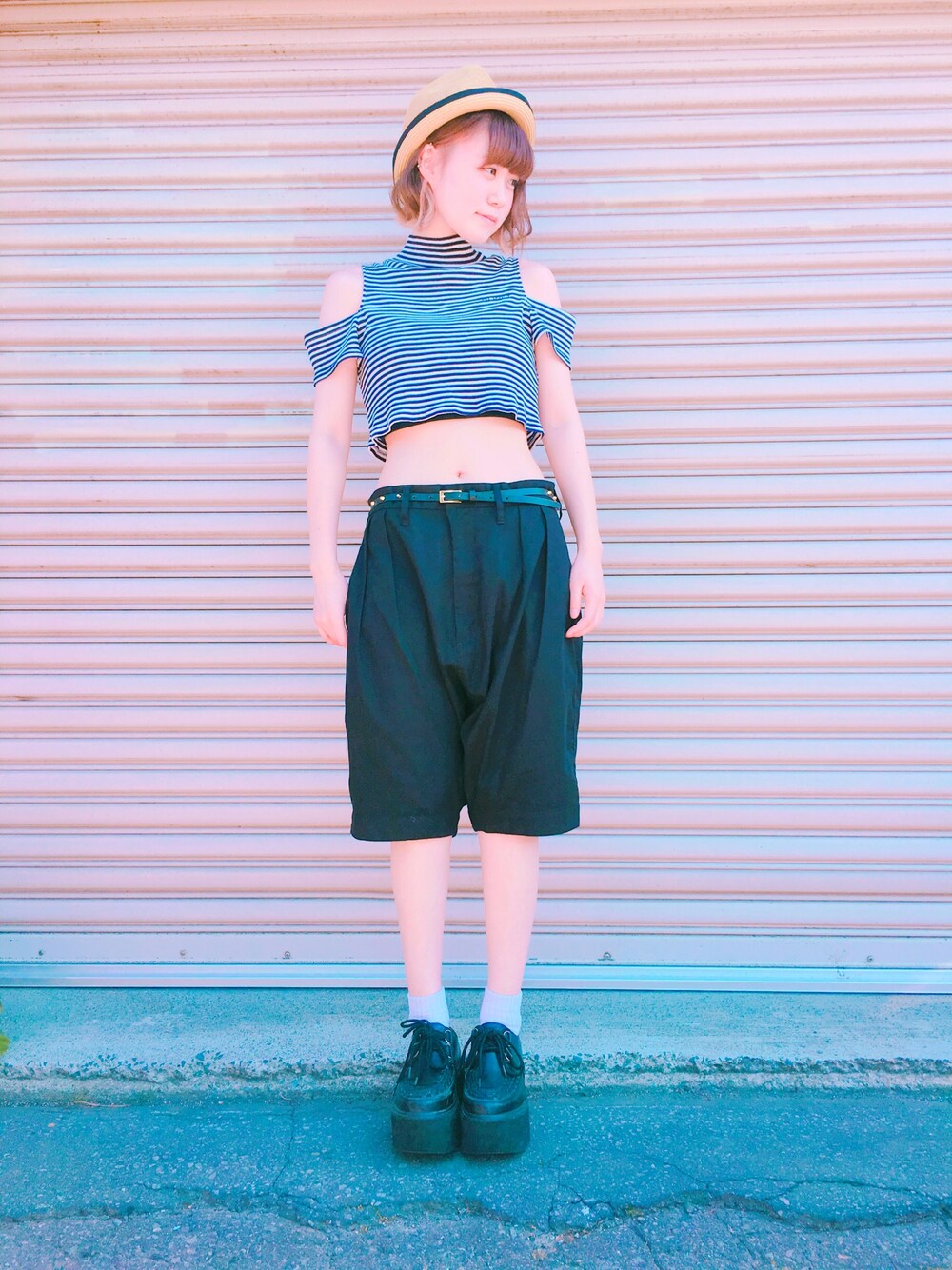 「オフショル、ハニーミーハニー、厚底シューズ、ハット」｜「HONEY MI HONEYのアイテム（その他トップス、ブルー系）」を使った、☁︎ じょるち ☁︎さん（レディース・157cm）の夏コーディネートの1枚目の写真