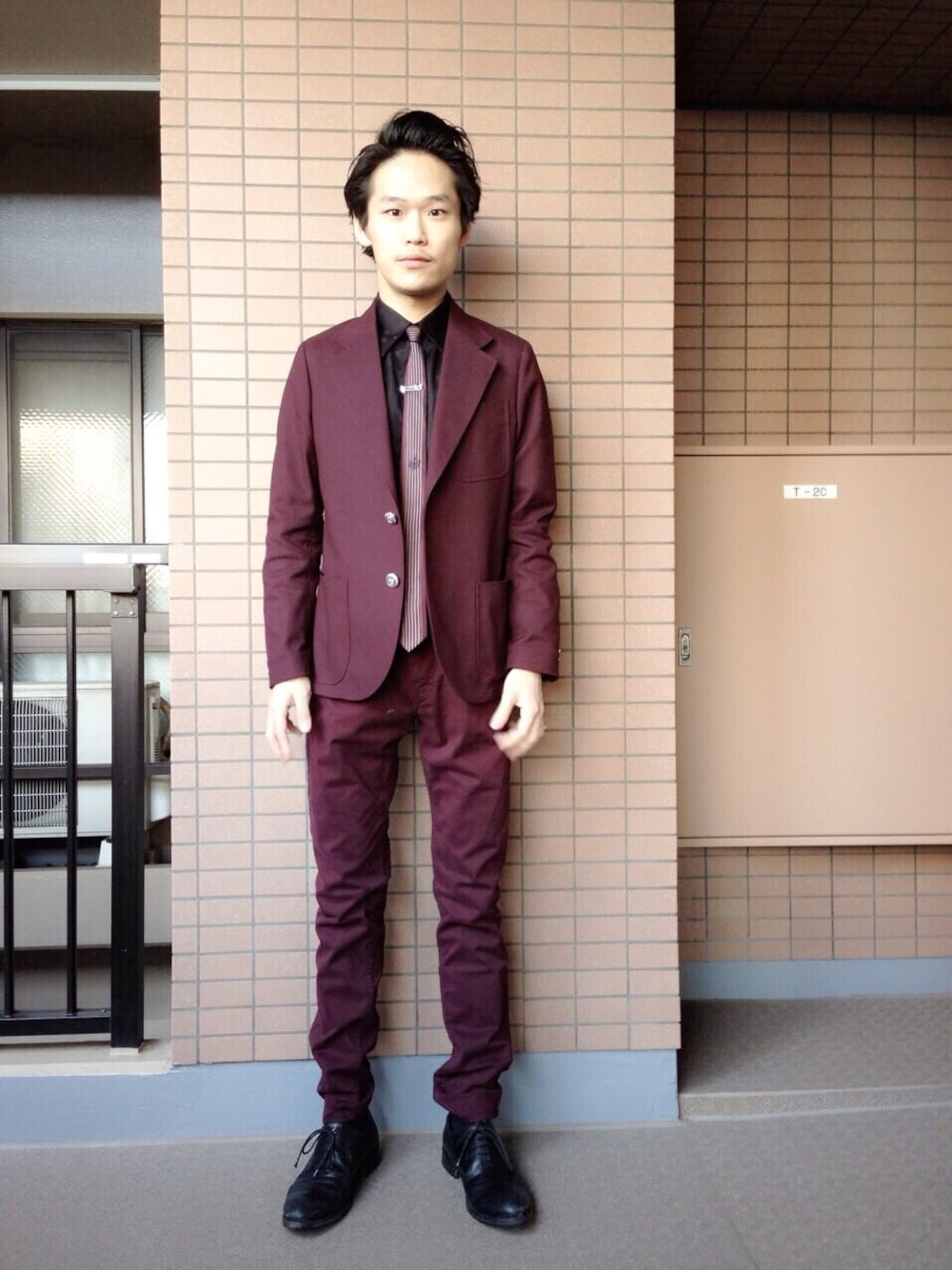 「SETUP」｜「The Stylist Japanのジャケット（テーラードジャケット、レッド系）」を使った、森川雄樹さん（メンズ・175cm）の春コーディネートの1枚目の写真