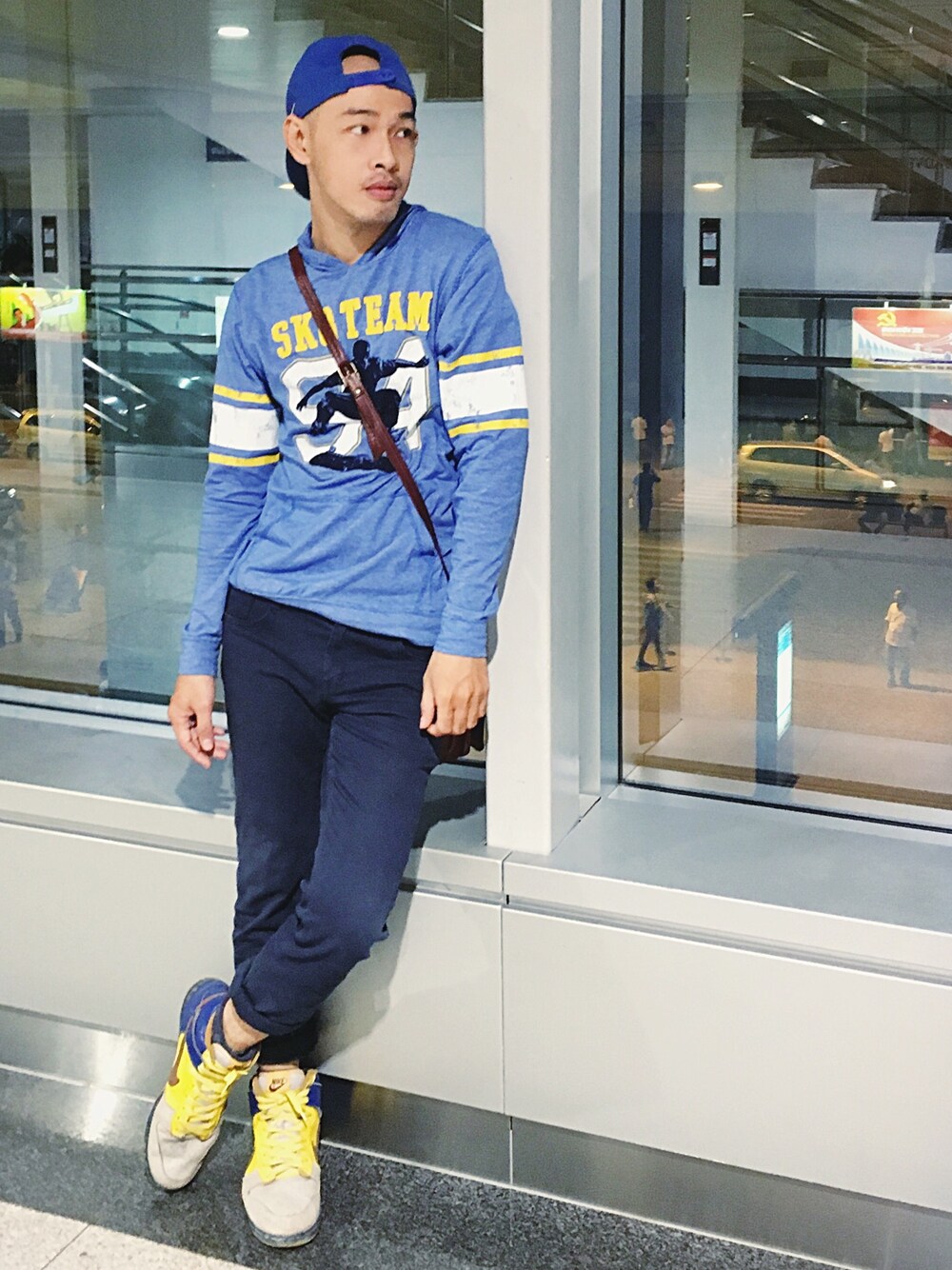 「nike free、GAP、NIKE、slacks、ootd、nghiaocdao、SHOOTING、fashionista、fashion blogger、slack tokyo」｜「GAPのアイテム（パーカー、ブルー系）」を使った、Nghia Oc Daoさん（メンズ・173cm）の秋コーディネートの1枚目の写真