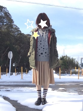 「Design Tshirts Store graniph（デザイン　ティーシャツ　ストア　グラニフ）のアイテム（パーカー、グレー系）」を使った、rayのんのさん（レディース・160cm）の冬コーディネート