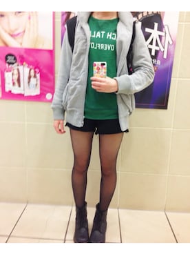 「JK」｜「アイテム（その他アウター）」を使った、兎川マロさん（レディース・155cm）の秋コーディネート