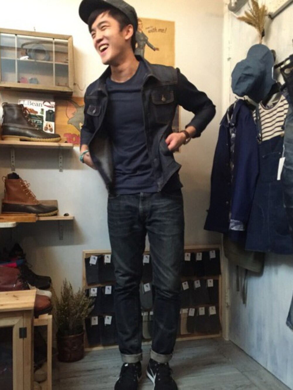 「flyknit lunar 1、NEIGHBORHOOD、diy jeans」｜「NIKEのアイテム（スニーカー、ブラック系）」を使った、Howardさん（メンズ・178cm）の冬コーディネートの1枚目の写真