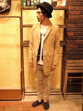 「アイテム（ステンカラーコート）」を使った、Thescrewさん（メンズ・168cm）の春コーディネート