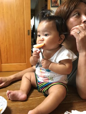 「しまむら（シマムラ）のアイテム（Tシャツ/カットソー、ホワイト系）」を使った、Aaiaiさん（キッズ・70cm）の夏コーディネート