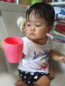 「西松屋（ニシマツヤ）のアイテム（トップス、ホワイト系）」を使った、Aaiaiさん（キッズ・70cm）の秋コーディネート
