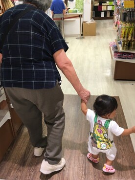 「西松屋（ニシマツヤ）のアイテム（ロンパース、ホワイト系）」を使った、Aaiaiさん（キッズ・70cm）の秋コーディネート