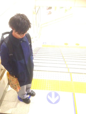 「アイテム（ステンカラーコート）」を使った、ひの。さん（メンズ・169cm・10代）の春コーディネート