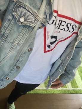 「Guess（ゲス）のS/S R3 FLOCKED CAVIAR TEE（Tシャツ/カットソー、ホワイト系）」を使った、あきさん（メンズ・173cm）の春コーディネート