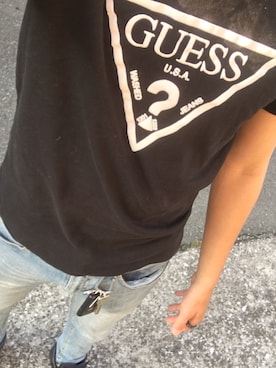 「Guess（ゲス）のロゴ入りTシャツ（Tシャツ/カットソー、ホワイト系）」を使った、あきさん（メンズ・173cm）の夏コーディネート