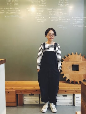 「アイテム（オールインワン・サロペット、ブラック系）」を使った、masumiさん（レディース・158cm）の秋コーディネート